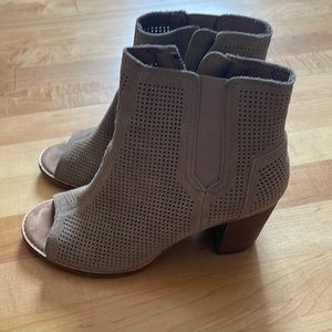 TOMS Majorca peep toe suede Sandal w heel